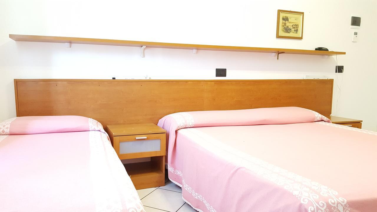 Hotel Fortuna 산토바르톨로메오알마레 외부 사진
