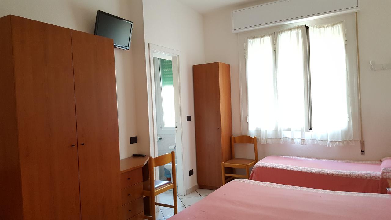 Hotel Fortuna 산토바르톨로메오알마레 외부 사진