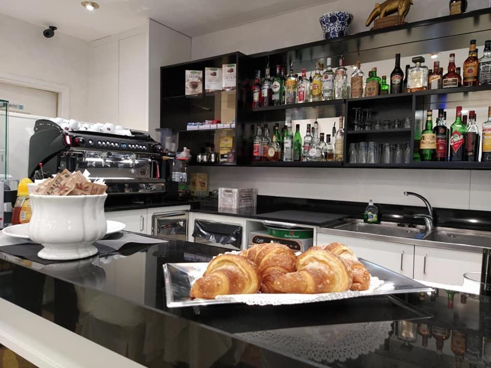 Hotel Fortuna 산토바르톨로메오알마레 외부 사진
