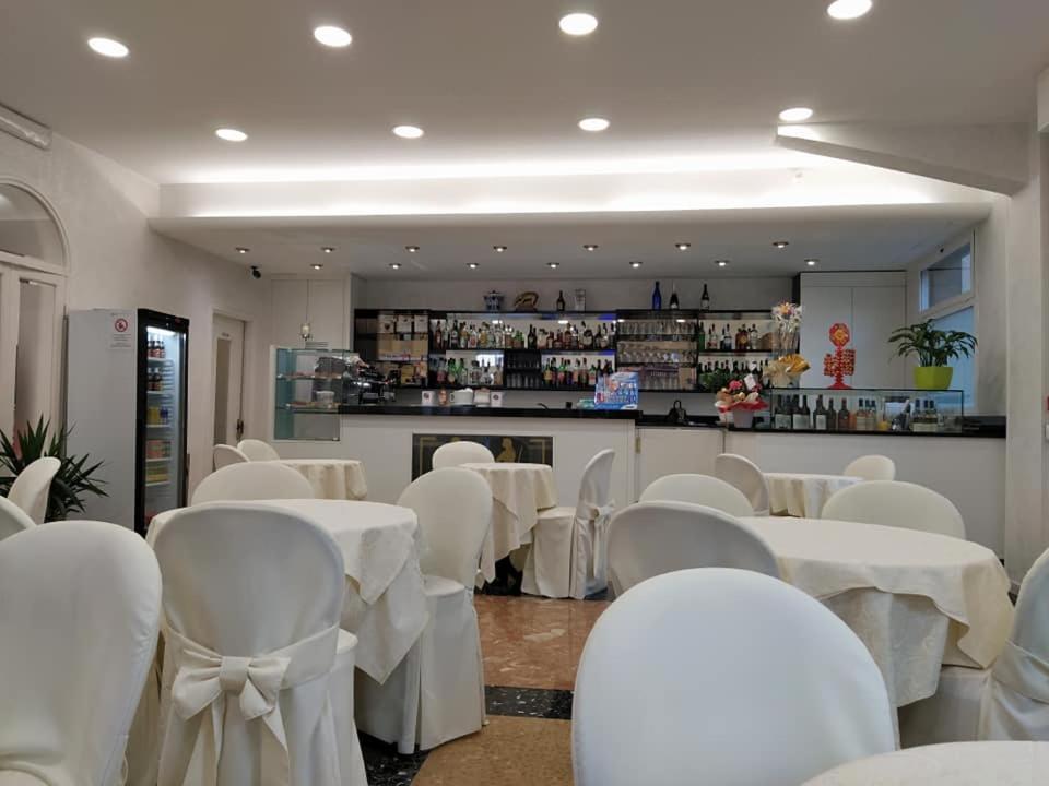 Hotel Fortuna 산토바르톨로메오알마레 외부 사진